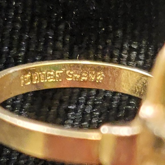 Vintage Green Stone Gold Tone Metal Ring - Picture 7 of 8